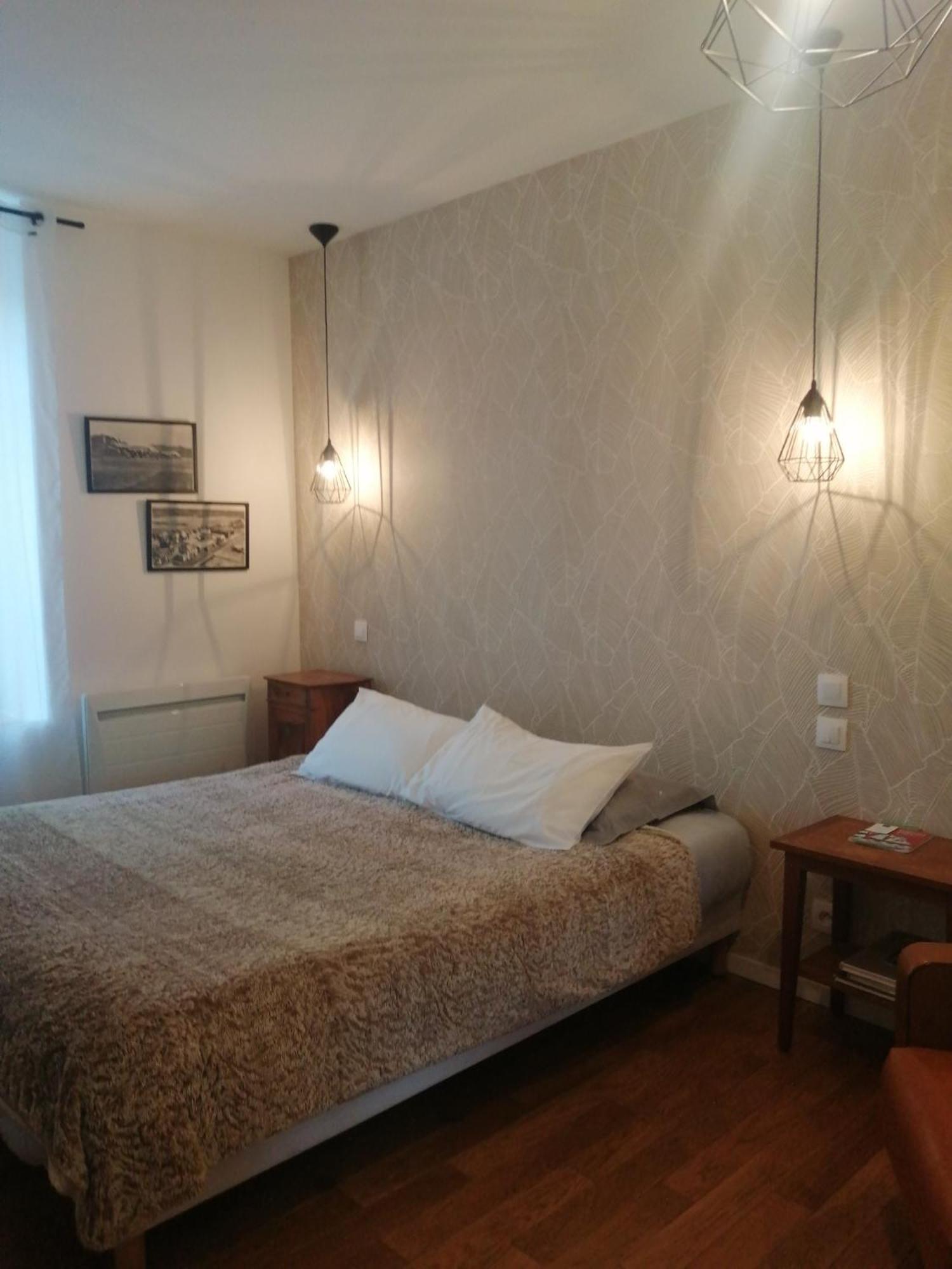 Bed and Breakfast Le Quai 18 à Lesneven Extérieur photo